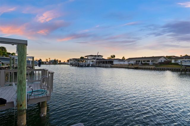 3936 VERSAILLES DRIVE, Tampa, FL 33634