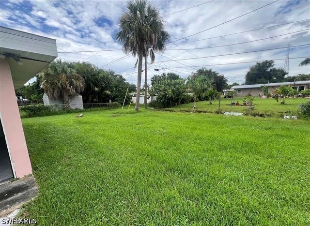 160 Brooks RD, North Fort Myers, FL 33917