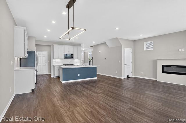 4799 Broomfield Way, Lake Orion, MI 48359