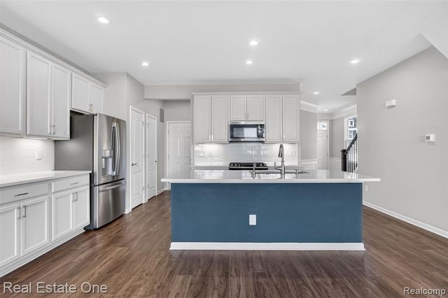 4799 Broomfield Way, Lake Orion, MI 48359