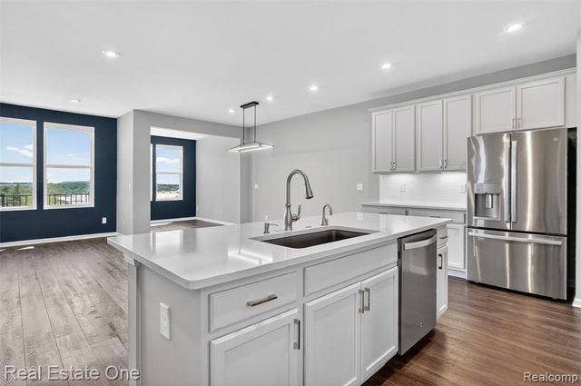 4799 Broomfield Way, Lake Orion, MI 48359