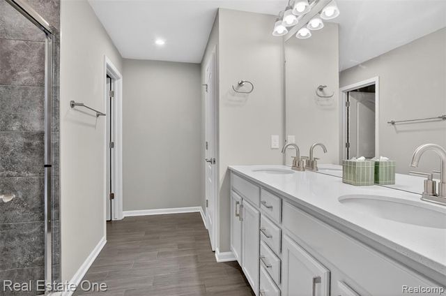 4799 Broomfield Way, Lake Orion, MI 48359