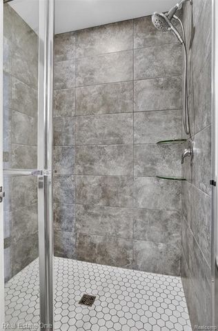 4799 Broomfield Way, Lake Orion, MI 48359