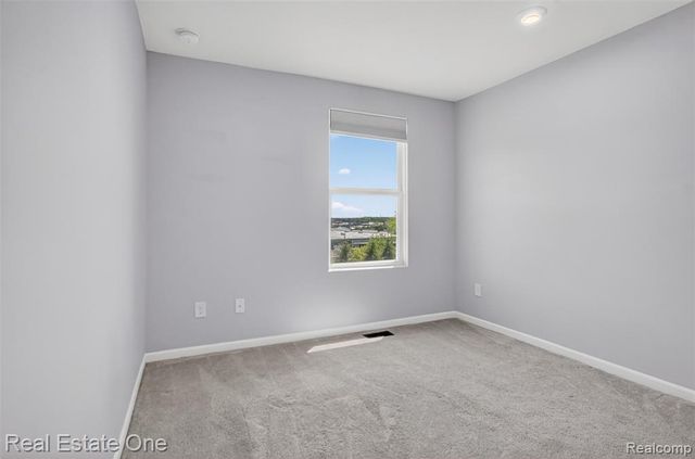 4799 Broomfield Way, Lake Orion, MI 48359
