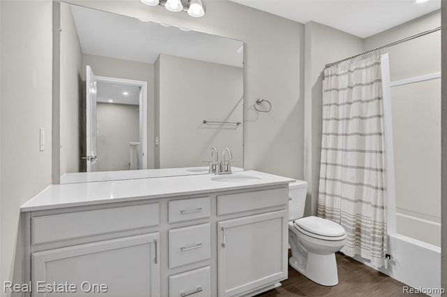 4799 Broomfield Way, Lake Orion, MI 48359
