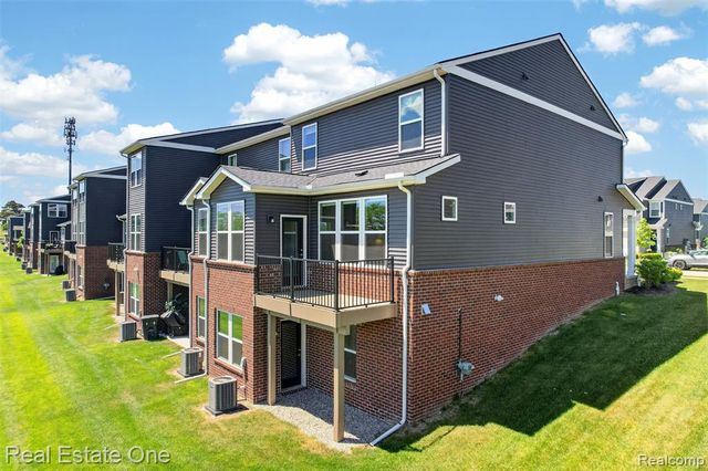 4799 Broomfield Way, Lake Orion, MI 48359