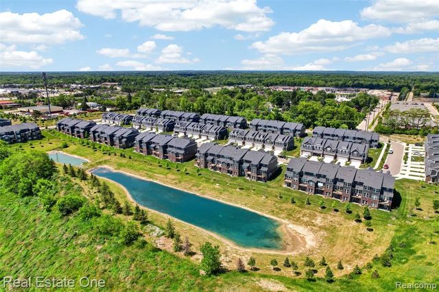 4799 Broomfield Way, Lake Orion, MI 48359