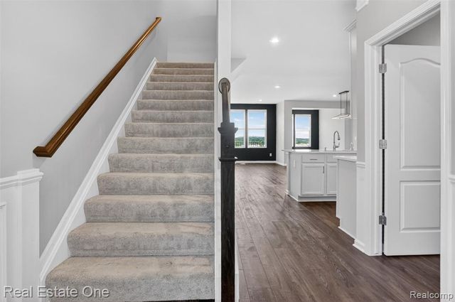4799 Broomfield Way, Lake Orion, MI 48359