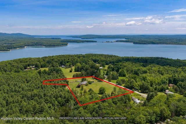 52 Brodhead Road, West Shokan, NY 12494