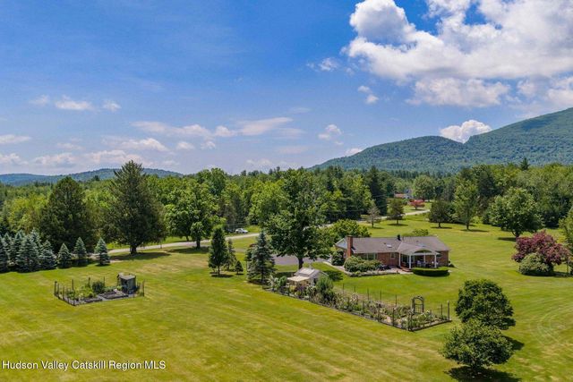 52 Brodhead Road, West Shokan, NY 12494