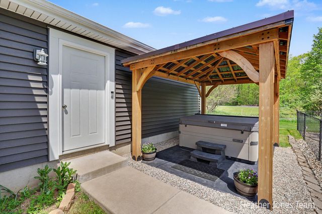 9887 Baker Road, Eureka Twp, MI 48838