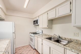 7937 W PINCHOT Avenue, Phoenix, AZ 85033