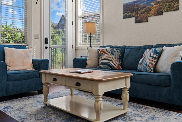 47 Stone Cliff Circle 2, Branson, MO 65616