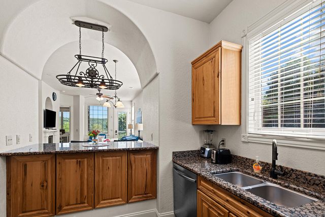 47 Stone Cliff Circle 2, Branson, MO 65616