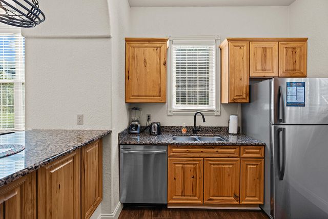 47 Stone Cliff Circle 2, Branson, MO 65616