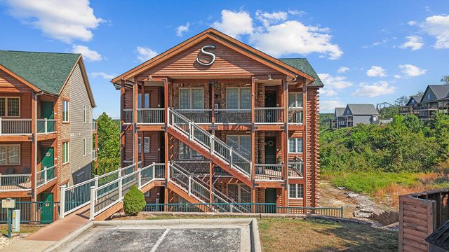 47 Stone Cliff Circle 2, Branson, MO 65616