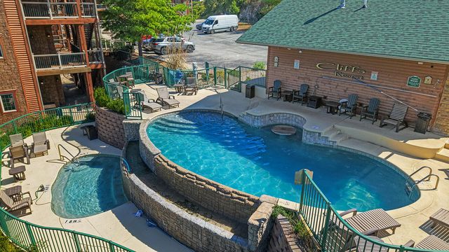 47 Stone Cliff Circle 2, Branson, MO 65616