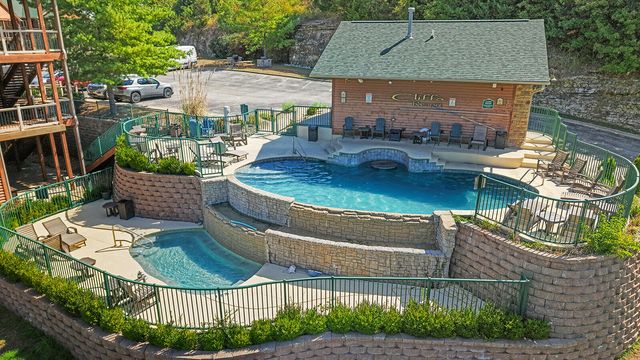 47 Stone Cliff Circle 2, Branson, MO 65616