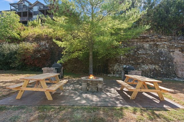 47 Stone Cliff Circle 2, Branson, MO 65616