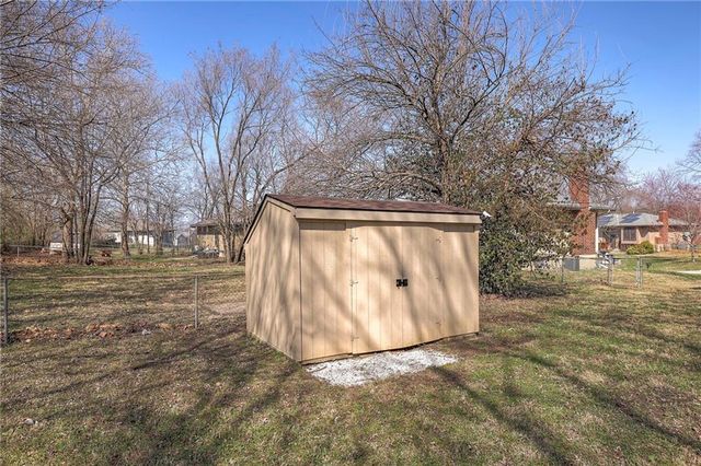 16506 GREENWALD Court, Belton, MO 64012