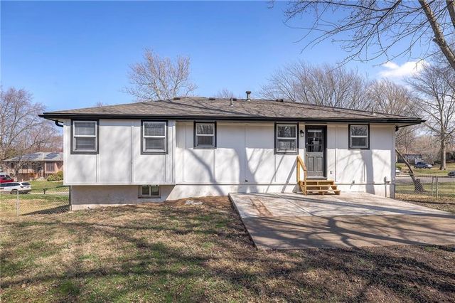 16506 GREENWALD Court, Belton, MO 64012