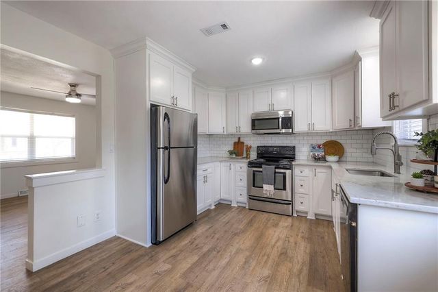 16506 GREENWALD Court, Belton, MO 64012