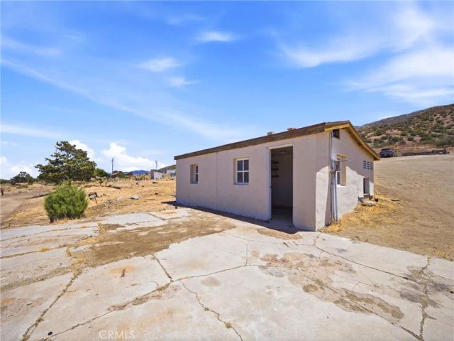 29935 Maypath Road, Juniper Hills, CA 93543