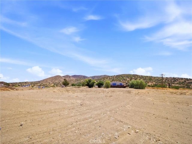 29935 Maypath Road, Juniper Hills, CA 93543