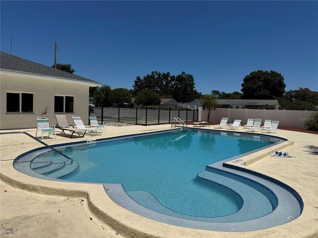 7580 92ND STREET 102D, Seminole, FL 33777