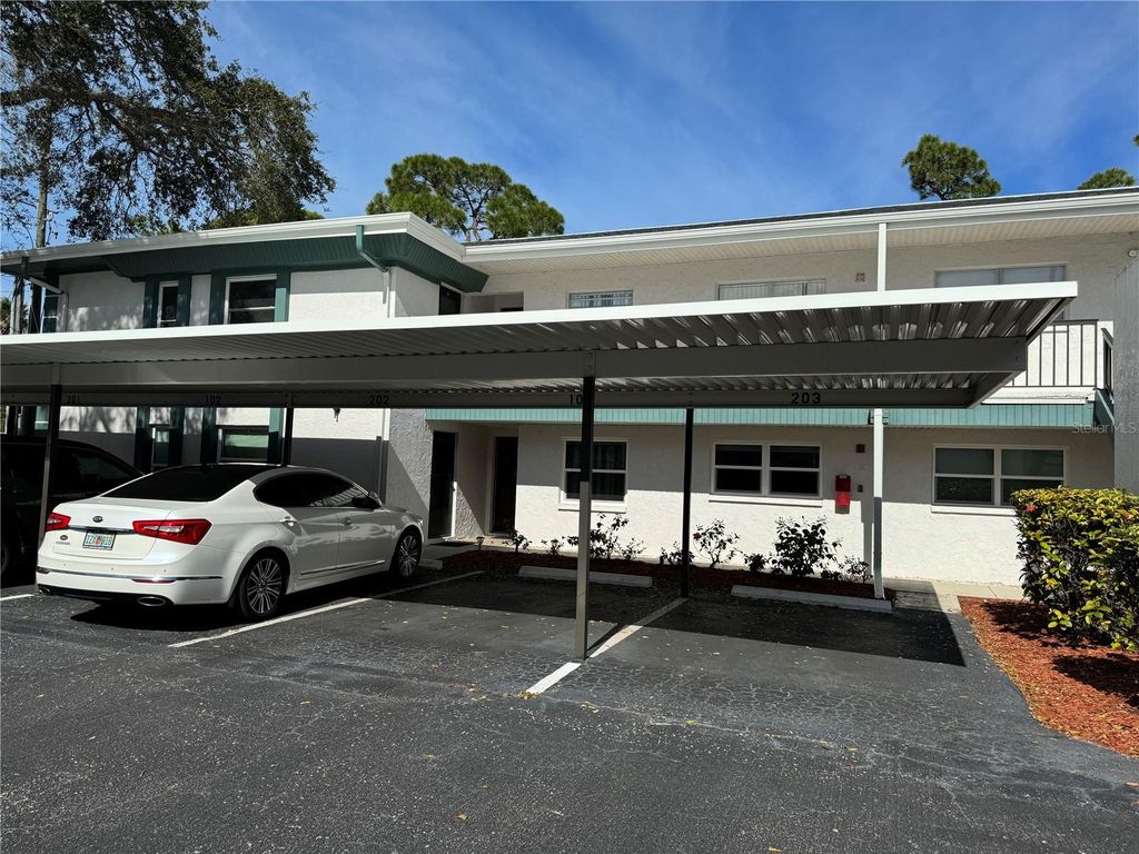 7580 92ND STREET 102D, Seminole, FL 33777