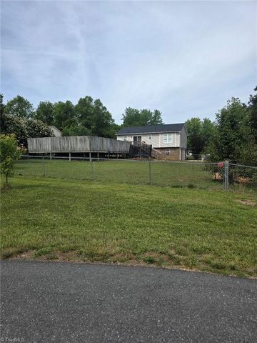 7625 Stonewell Lane, Tobaccoville, NC 27050