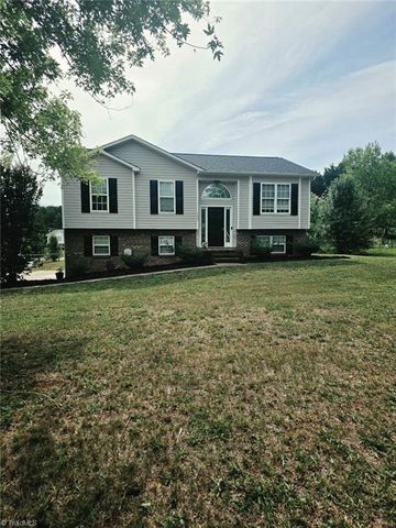 7625 Stonewell Lane, Tobaccoville, NC 27050