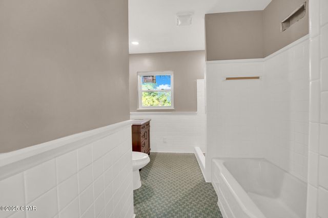 1215 W 11th Street, Panama City, FL 32401