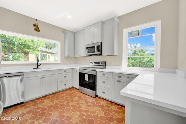 1215 W 11th Street, Panama City, FL 32401