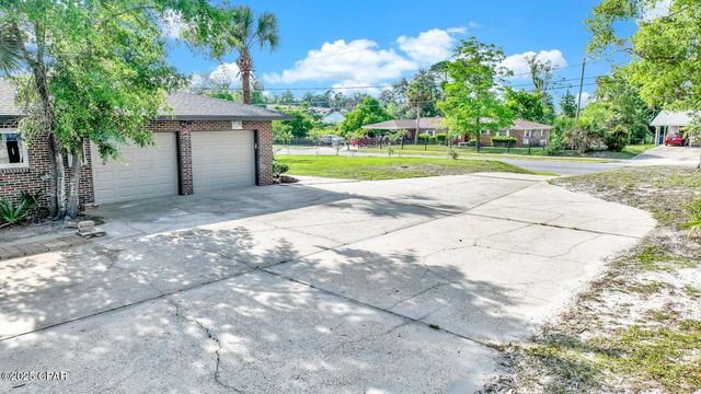 1215 W 11th Street, Panama City, FL 32401