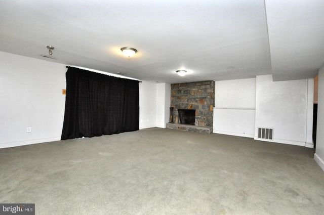 210 PHILELLENA RD, Cherry Hill, NJ 08034