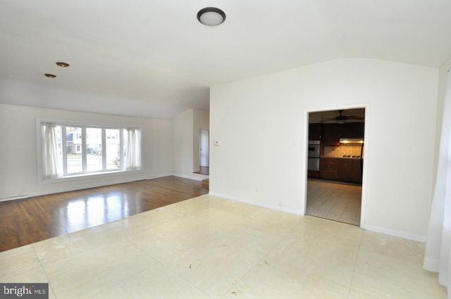 210 PHILELLENA RD, Cherry Hill, NJ 08034