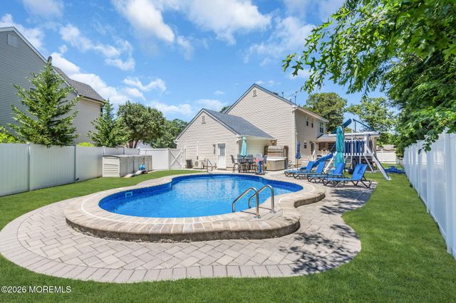 2 Tom Gray Court, Forked River, NJ 08731