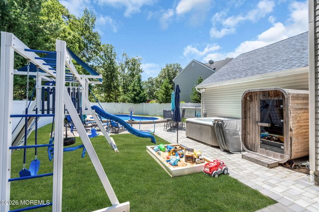 2 Tom Gray Court, Forked River, NJ 08731