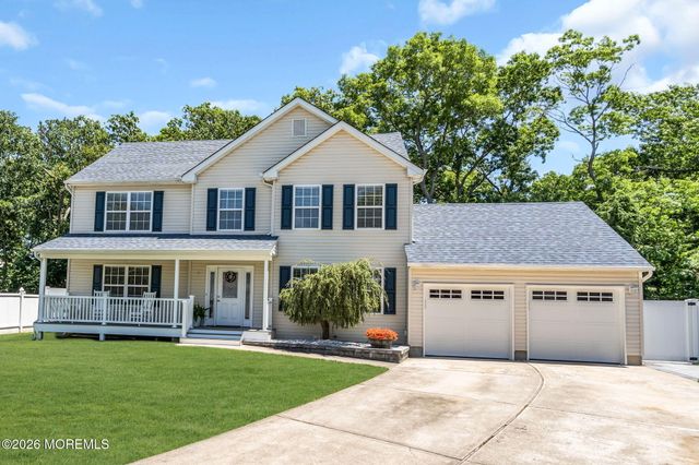 2 Tom Gray Court, Forked River, NJ 08731