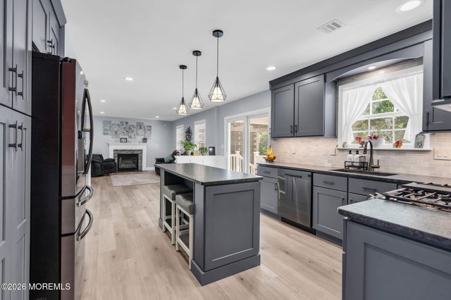2 Tom Gray Court, Forked River, NJ 08731