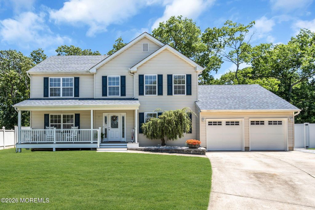 2 Tom Gray Court, Forked River, NJ 08731