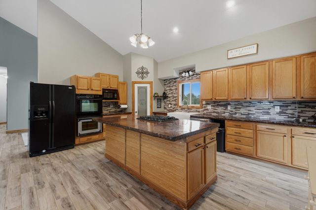 28559 Farm Road 1190, Eagle Rock, MO 65641