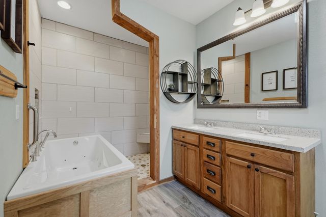 28559 Farm Road 1190, Eagle Rock, MO 65641
