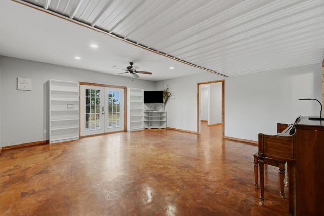 28559 Farm Road 1190, Eagle Rock, MO 65641