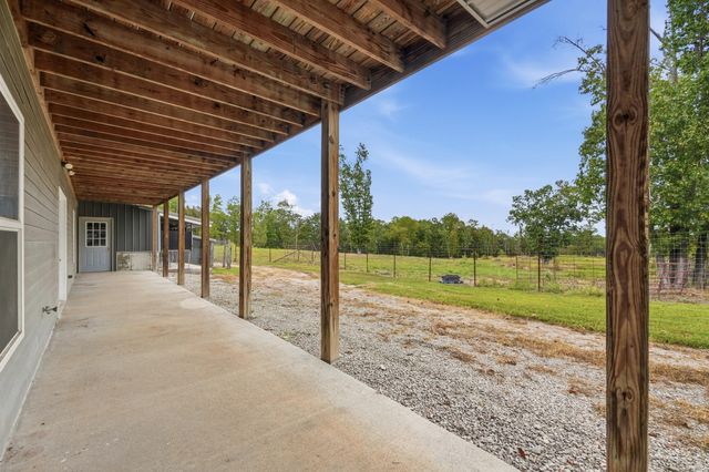 28559 Farm Road 1190, Eagle Rock, MO 65641