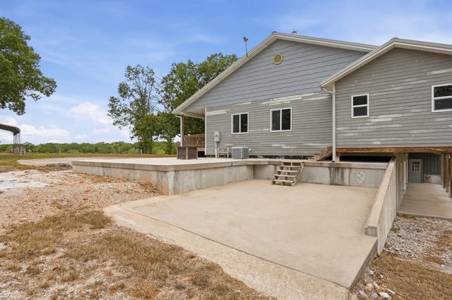 28559 Farm Road 1190, Eagle Rock, MO 65641