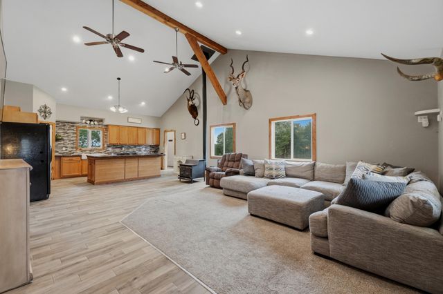 28559 Farm Road 1190, Eagle Rock, MO 65641