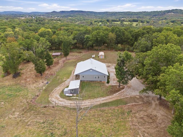 28559 Farm Road 1190, Eagle Rock, MO 65641