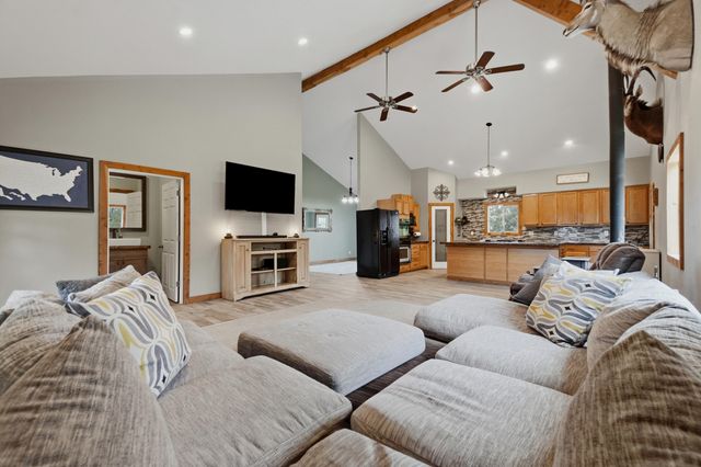 28559 Farm Road 1190, Eagle Rock, MO 65641